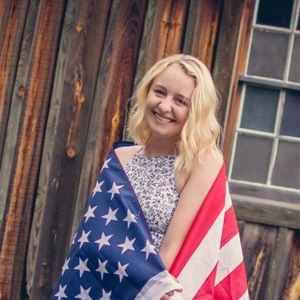 Meet your Posher, Lucy